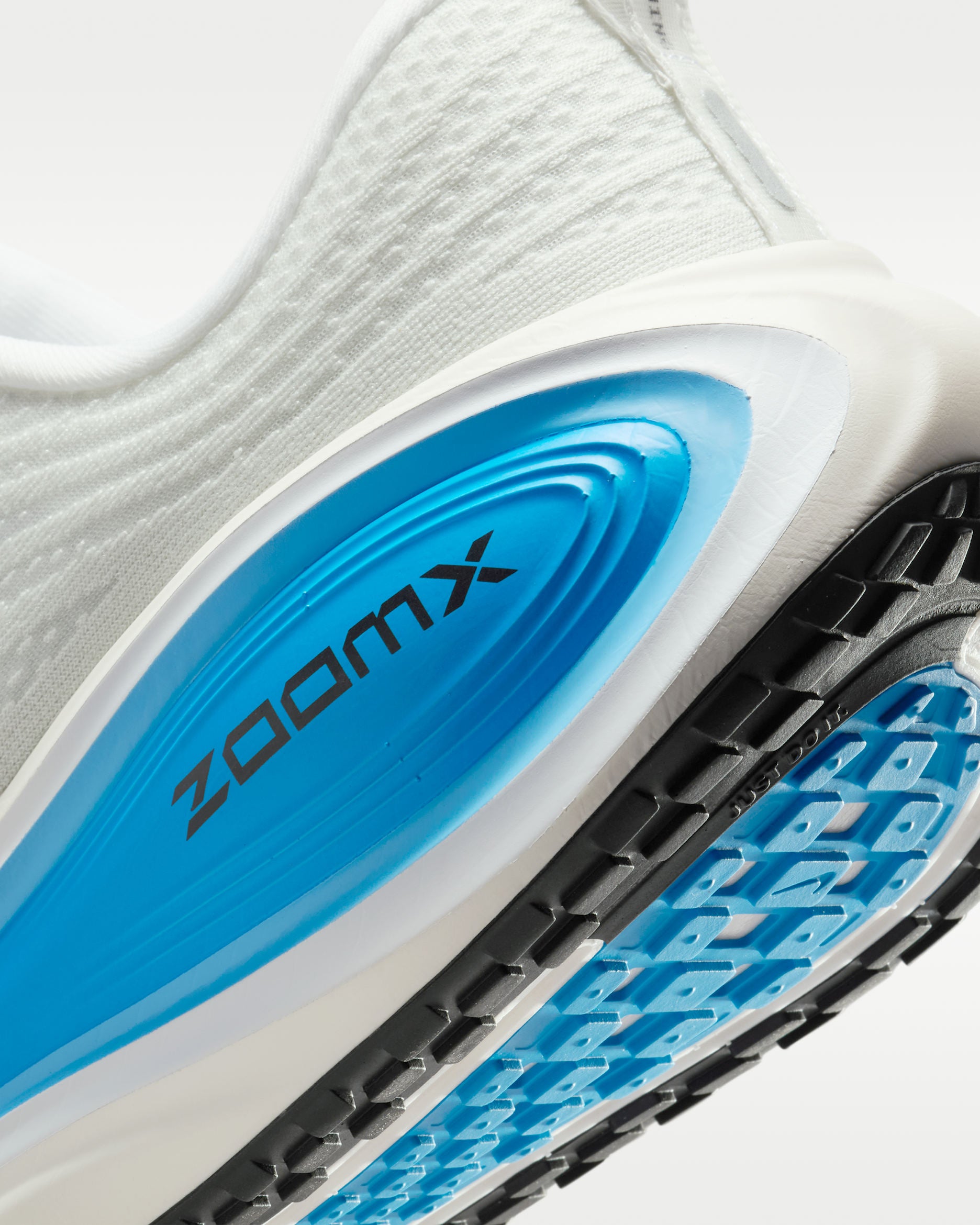 NIKE ZOOM X VOMERO Plus