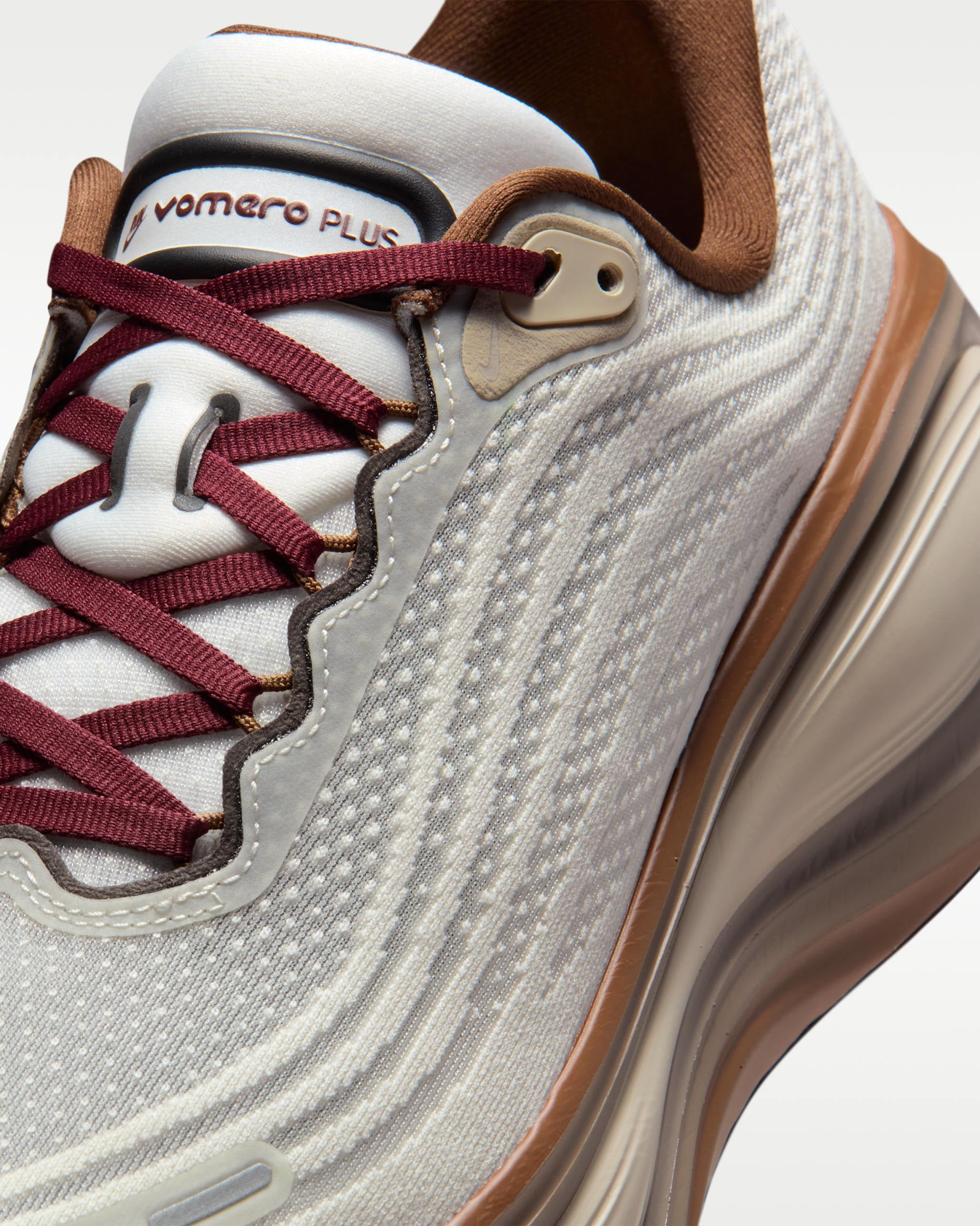 NIKE ZOOM X VOMERO Plus