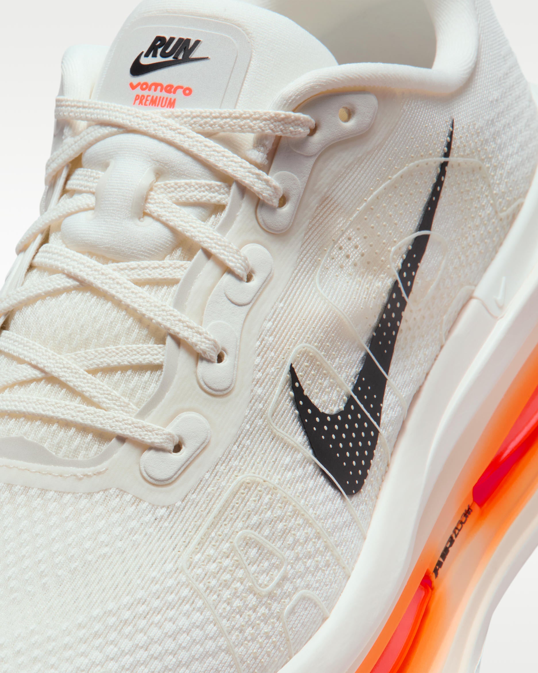 NIKE ZOOMX VOMERO PREMIUM