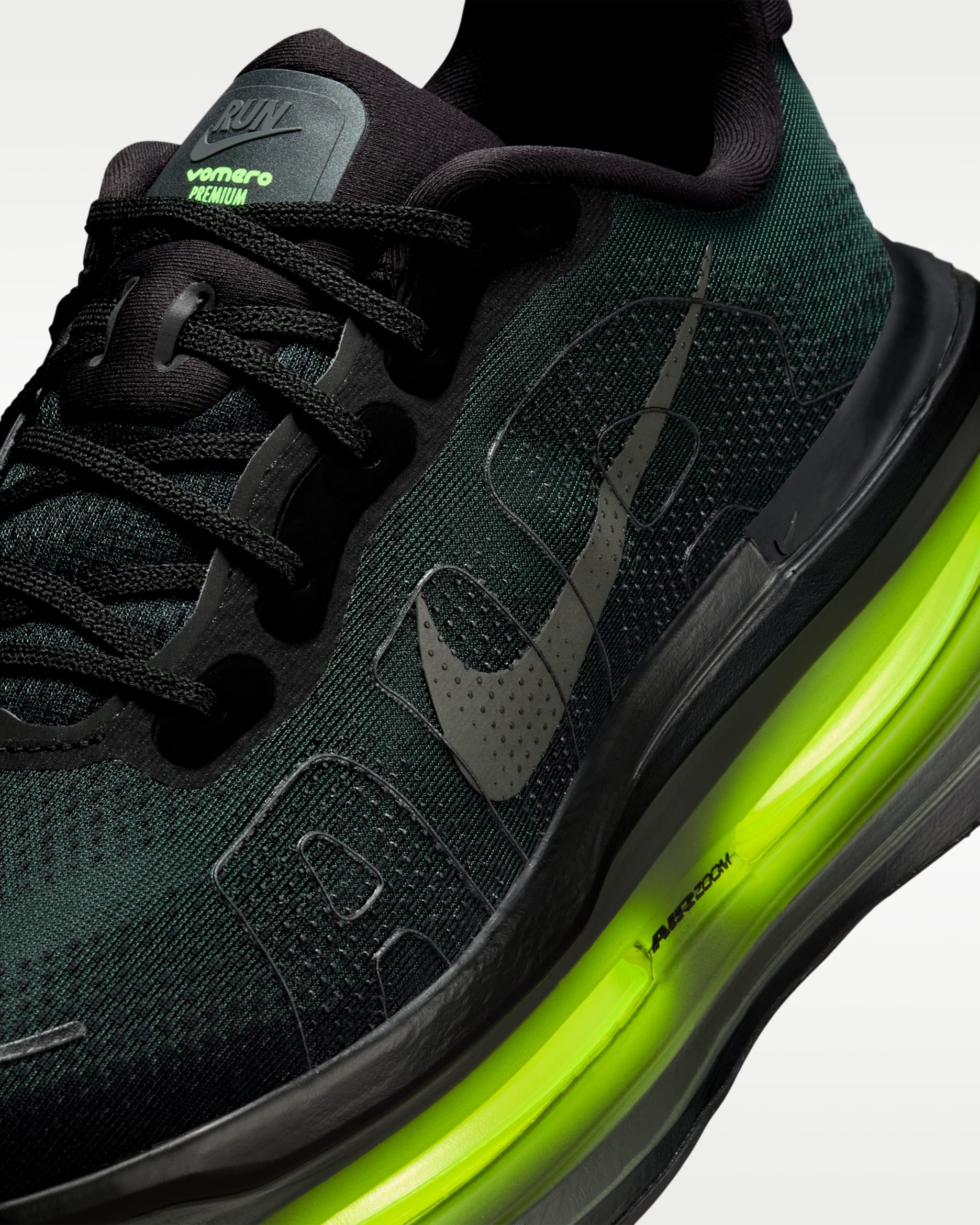 NIKE ZOOMX VOMERO PREMIUM