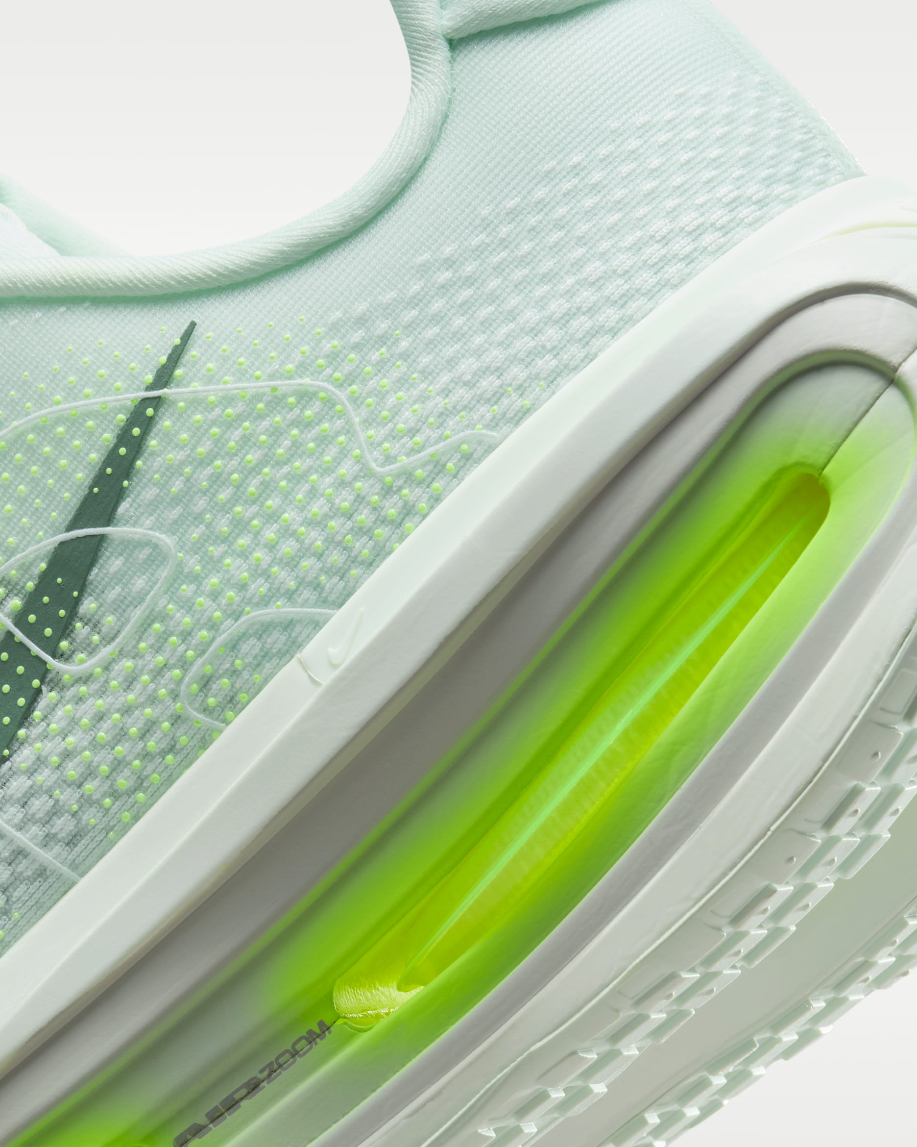 NIKE ZOOMX VOMERO PREMIUM